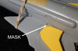 Omask 74851 F-105 Thunderchief wheel bay plugs (for Hobby Boss 80332, 80333) 1/48 – Bild 2