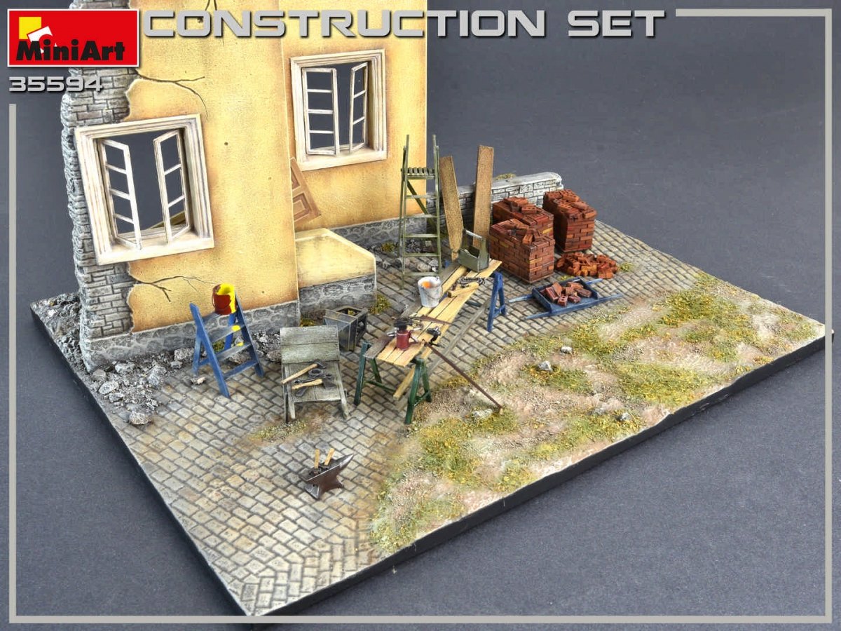 MiniArt 35594 Construction Set Kit: Ladders, Table, Buckets, Bricks, Cart, Anvil, Beams, Jack Stand &amp;amp; Tools 1/35 – immagine 6