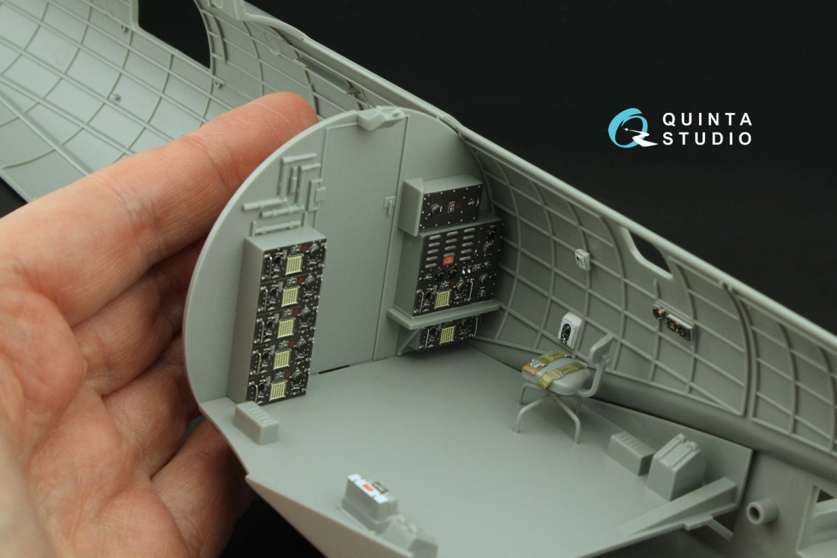 Quinta Studio QD32224 Boeing B-17G Radio operator&amp;#39;s compartment. 3D-Printed colored Interior on decal paper (HK models) 1/32 – immagine 6