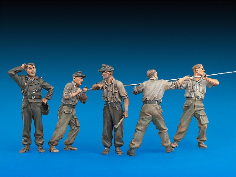 MiniArt 35285 GERMAN TANK CREW AT WORK. SPECIAL EDITION 1/35 – immagine 2