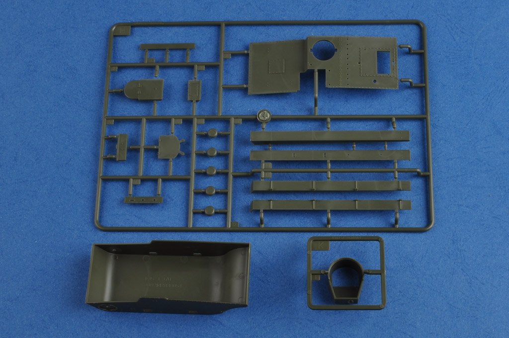 Hobby Boss 83821 Soviet T-37A Light Tank (Izhorsky) 1/35 – image 7