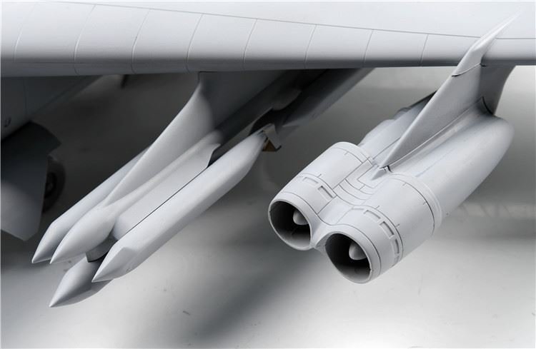 Modelcollect UA72200 B-52H US Stratofortress Strategic Bomber 1/72 – obrázek 17