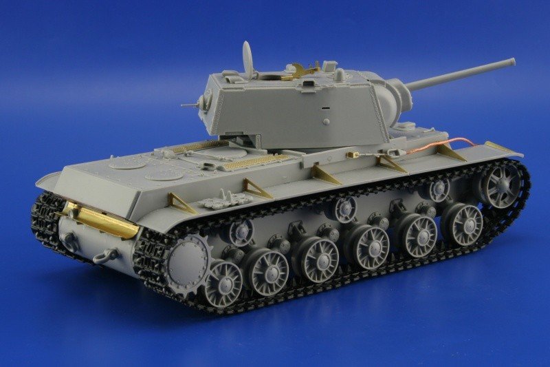 Eduard 35824 KV-1 Model 1942 1/35 Trumpeter – image 7
