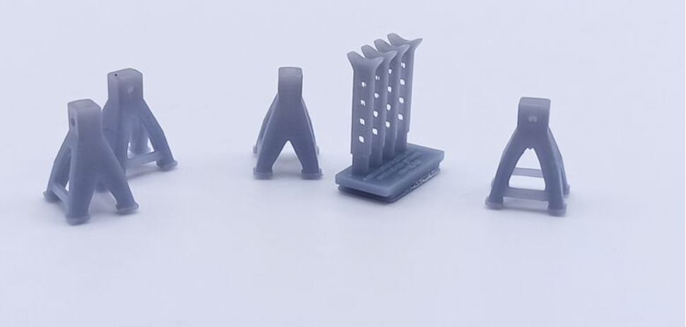 Yamamoto Model Parts YMPGAR5 Workshop Stands 1/24 – Bild 3