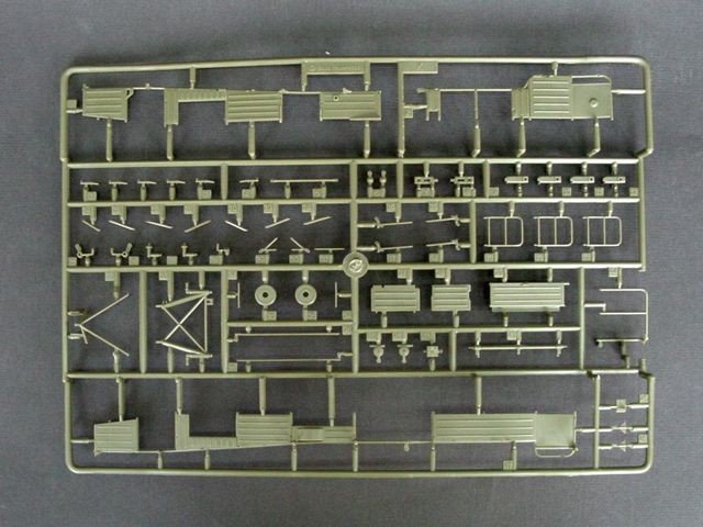 Trumpeter 00205 HQ-2 Missile With Loading Cabin 1/35 – image 11