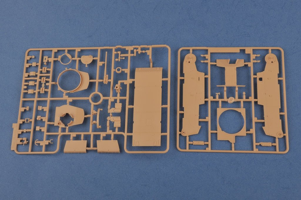 Hobby Boss 80141 German Panzer Kpfw.38(t) Ausf.B w/. Full Interior 1/35 – image 5