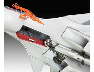 Revell 03911 Sukhoi Su-33 Navy Flanker Model Kit 1/72 – image 4