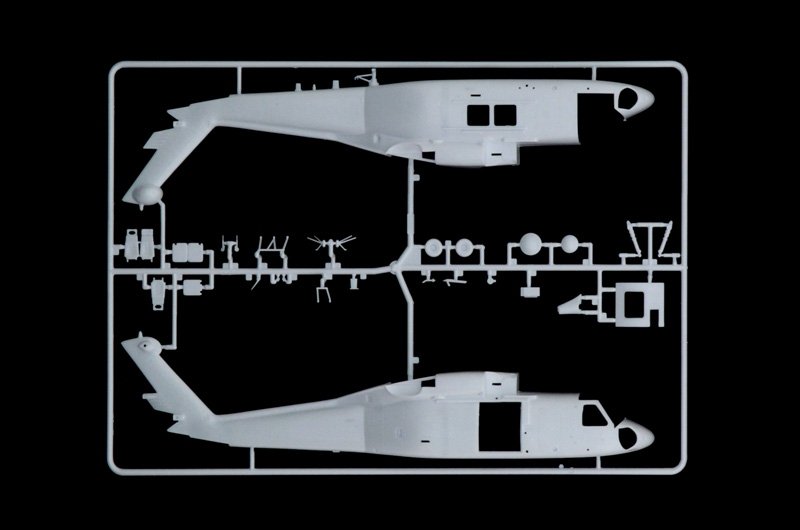 Italeri 2741 HH-60J US COAST GUARD (1/48) – immagine 4