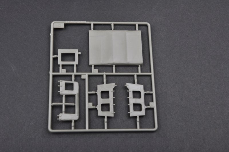 Trumpeter 05518 JGSDF type 73 Light Truck (Police) 1/35 – zdjęcie 6