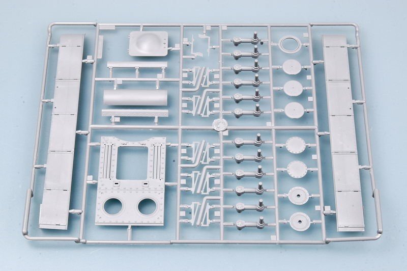 Trumpeter 00367 German Pz.Kpfm KV-2 754(r) Tank 1/35 – Bild 8