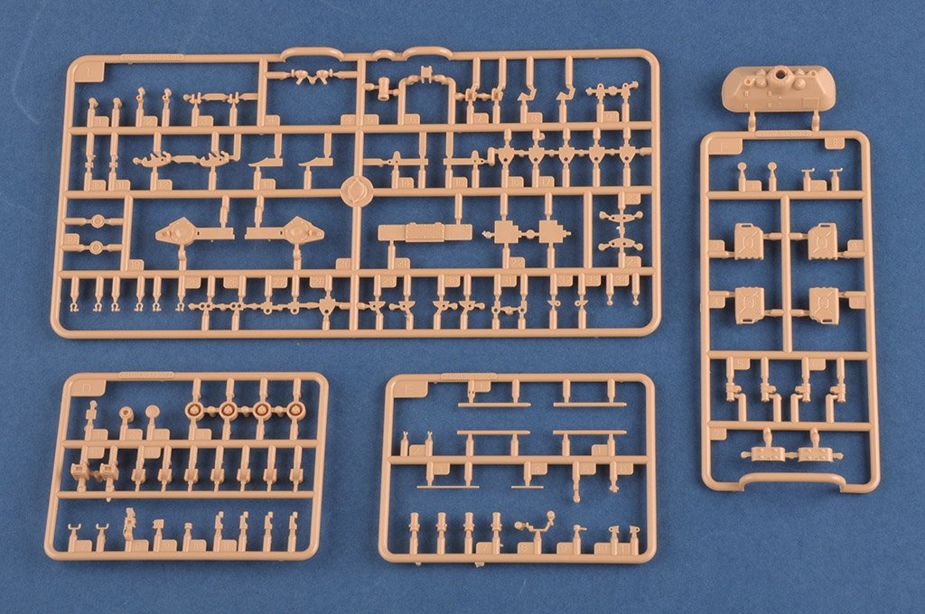 Hobby Boss 84557 Leopard C2 MEXAS with TWMP Track Width Mine Plow 1/35 – Bild 7