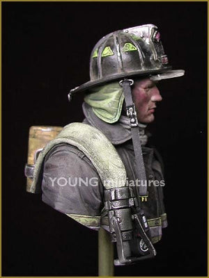Young Miniatures YC1801 FIRE FIGHTER 1/10 – image 4
