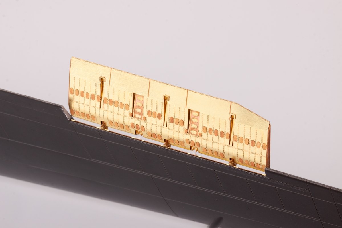 Eduard 72677 B-52 landing flaps 1/72 MODELCOLLECT – obrázek 8