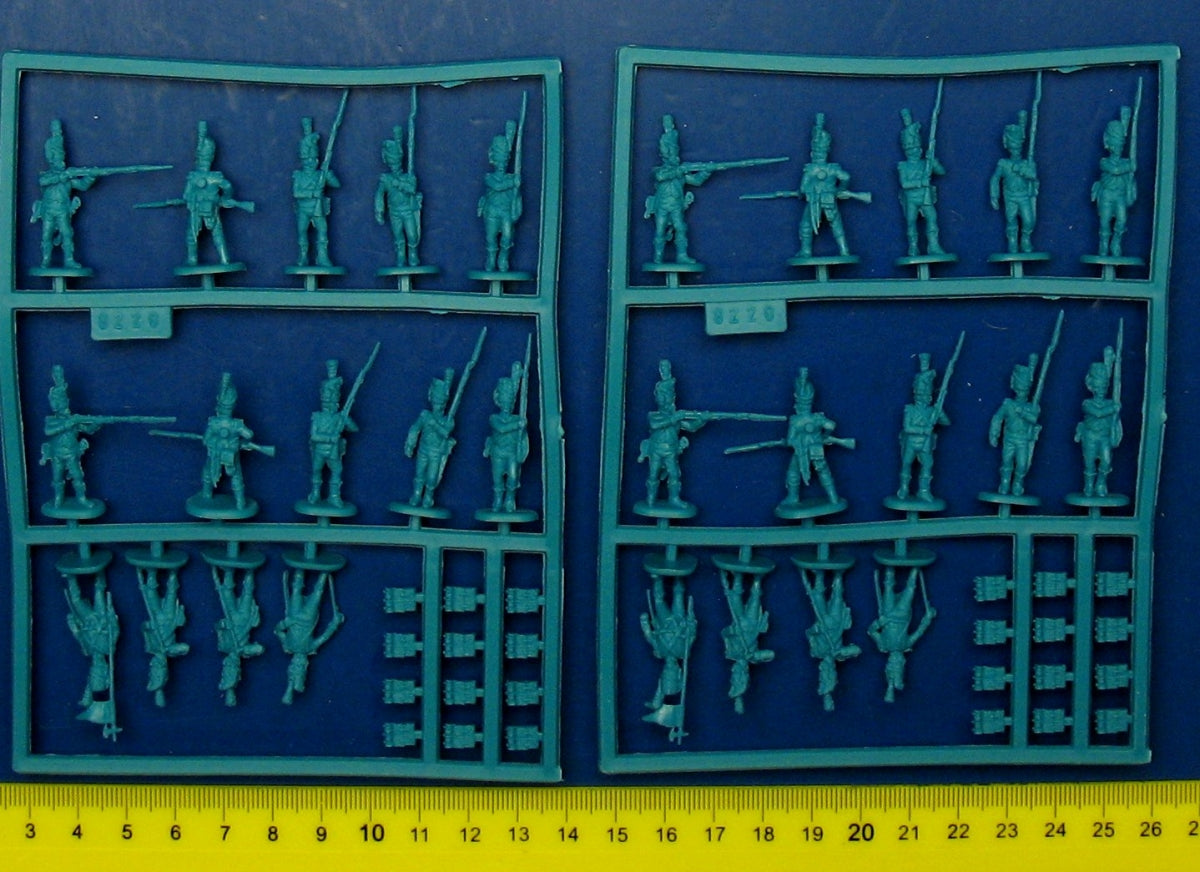 Hat 8220 French Light Infantry Carabiniers 1/72