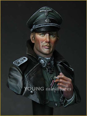 Young Miniatures YM1811 SS TOTENKOPF OFFICER WWII 1/10 – image 2