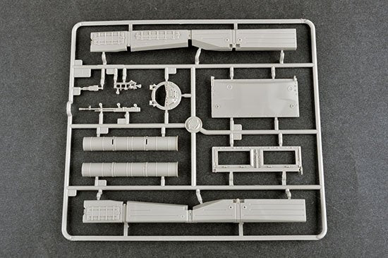Trumpeter 09588 Russian T-80BVM MBT(Marine Corps) 1/35 – Bild 10