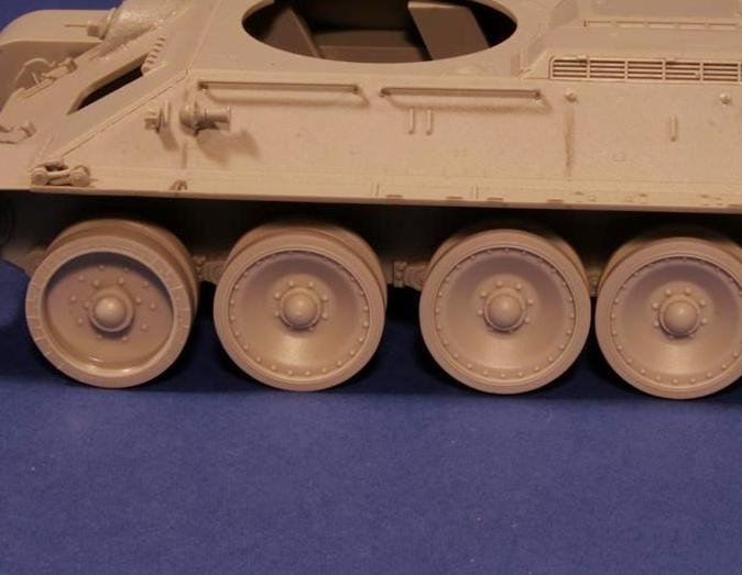 Panzer Art RE35-168 T-34 with captured “Panther” road wheels (112 Zavod and SPG SU-85/SU-100) 1/35 – Bild 2