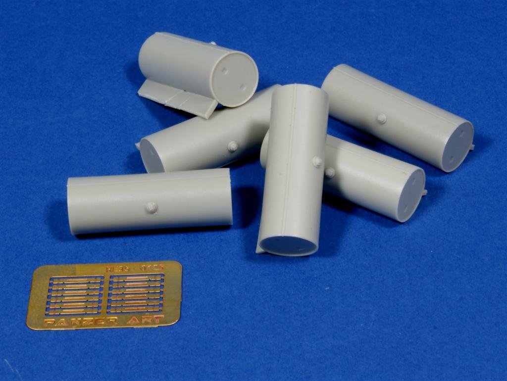 Panzer Art RE35-128 Cylindric fuel drums for WWII Soviet tanks 1/35 – image 2