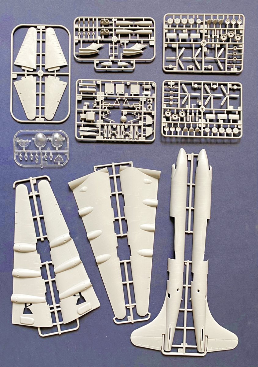 Roden 348 Convair NB/XB-36H Crusader 1/144 – image 4
