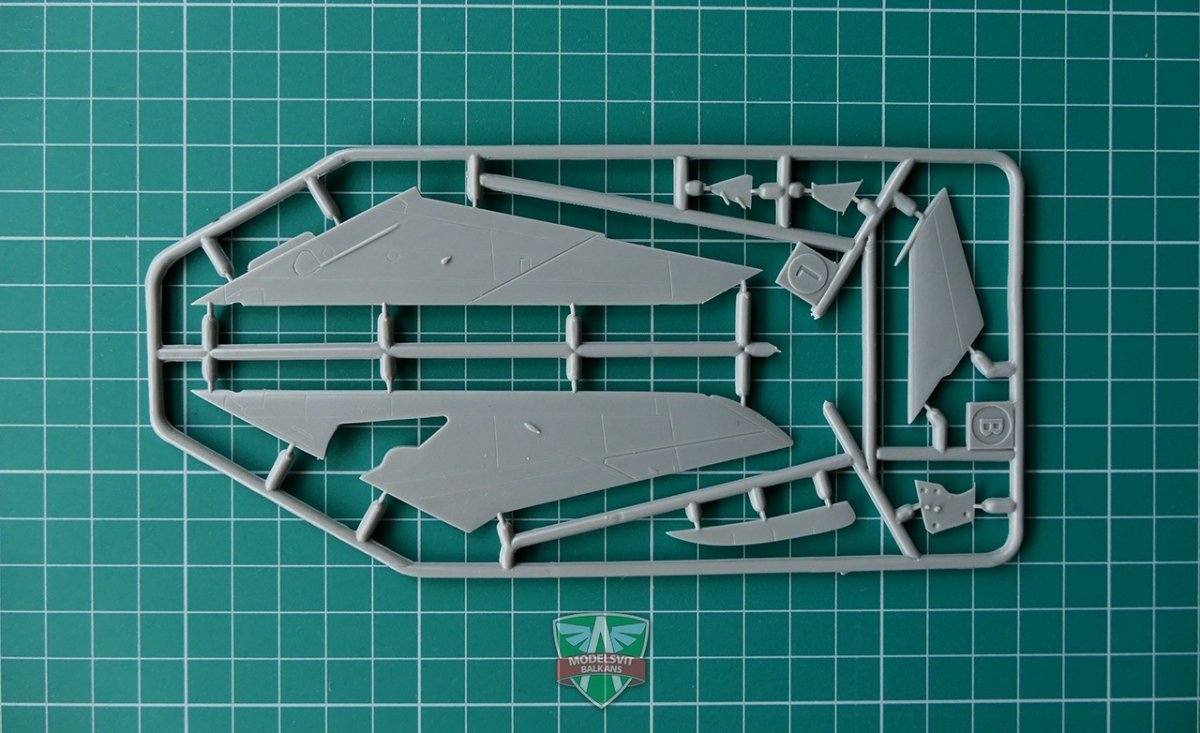 Modelsvit 72010 Mikoyan I-3U(I-420) Soviet interceptor 1/72 – immagine 5
