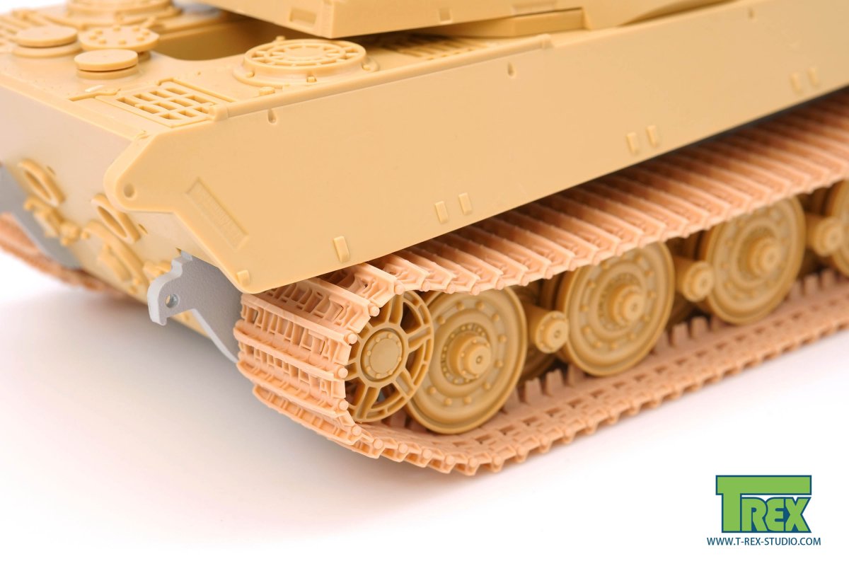T-Rex Studio TR84004 King Tiger Late 18 Teeth Tracks Mirror Version w/ Sprockets 1/48 – image 4