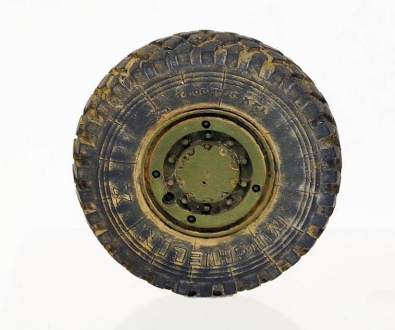 Panzer Art RE35-489 SPz 2 “Luchs” road wheels (Michelin XZL pattern) 1/35 – image 2