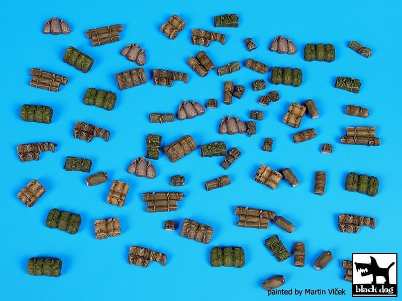 Black Dog T72057 Tentage plus bedrolls 3 accessories set 1/72