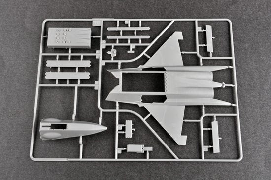 Trumpeter 01666 Shenyang J-31 Gyrfalcon (Airshow China 2014) 1/72 – image 6