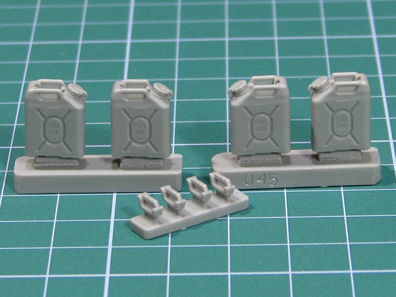 EUREKA XXL E-045 US Military Fuel Canisters 1/35 – Bild 6