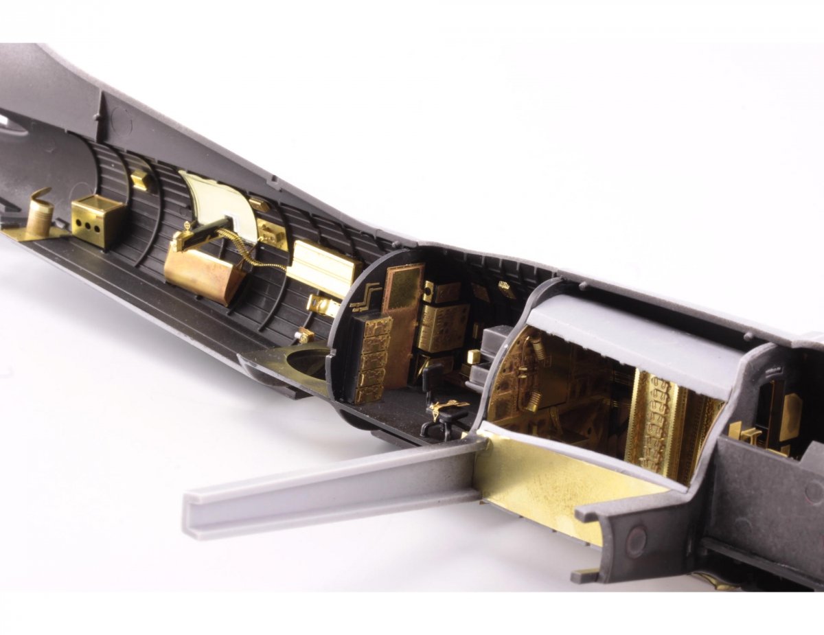 Eduard 73569 B-17G rear interior AIRFIX 1/72 – image 6
