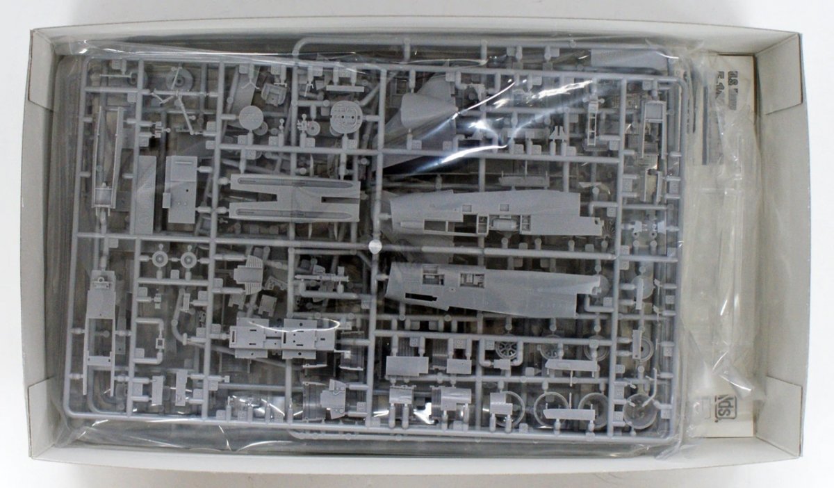 Fine Molds FP30 US Navy F-14A Tomcat 1/72 – image 5