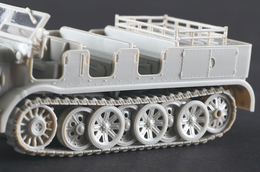Trumpeter 07403 German Sd.Kfz. 8 Schwerer Zugkraftwagen 12t 1/72 – image 10