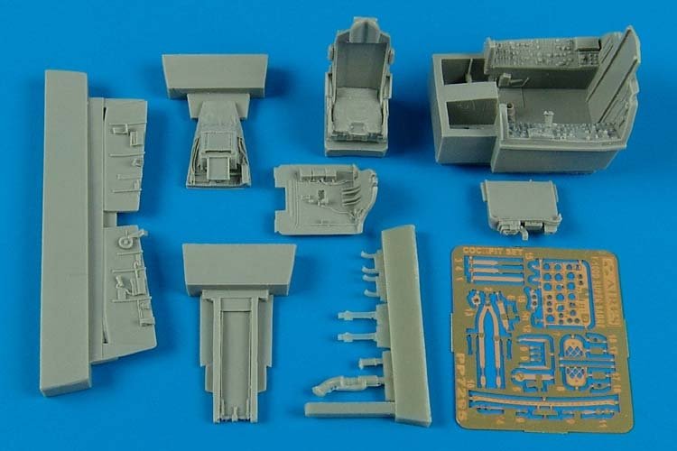 Maquette de cockpit Aires 7295 F-100D Super Sabre au 1/72, Trumpeter