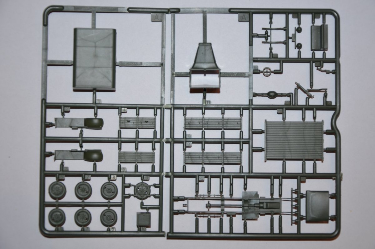 First to Fight PL017 - PF 621 with CKM anti-aircraft gun (1/72) – immagine 3