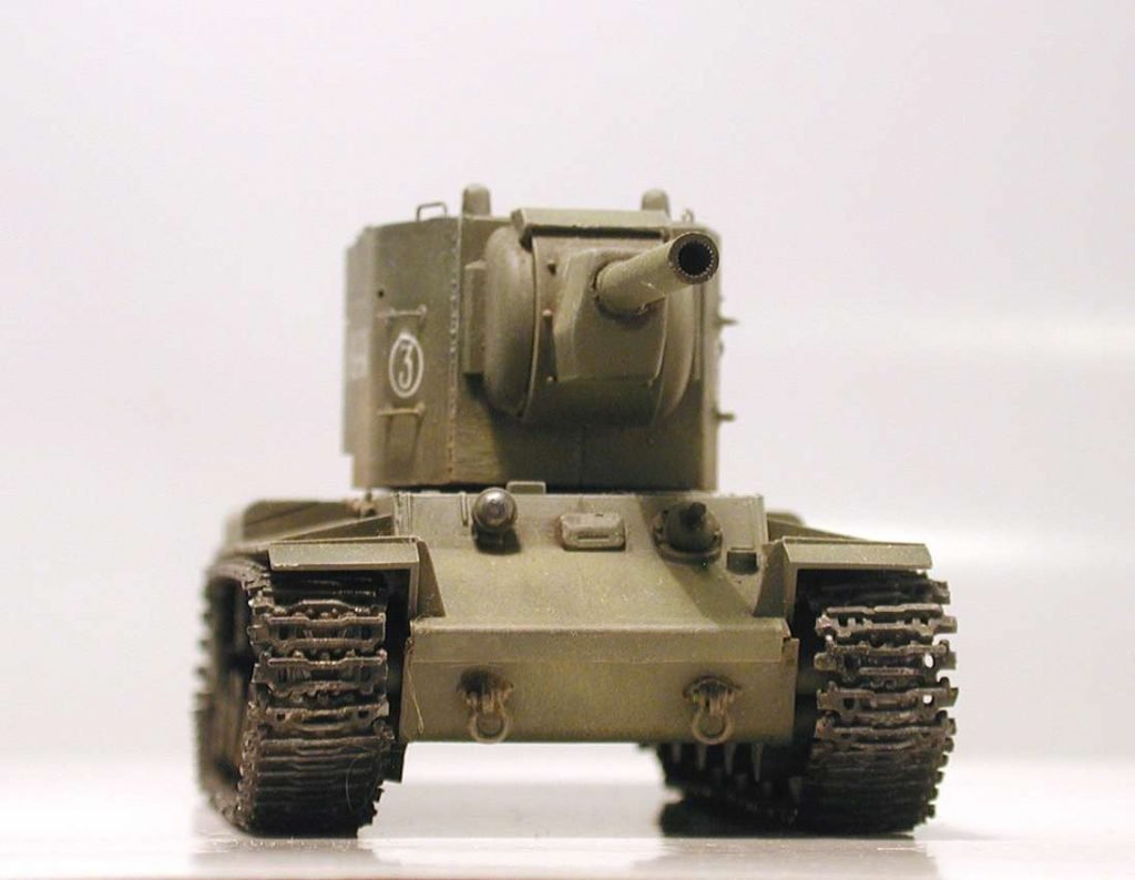 PST 72017 KV-2 Heavy Tank 1/72 – obrázek 4