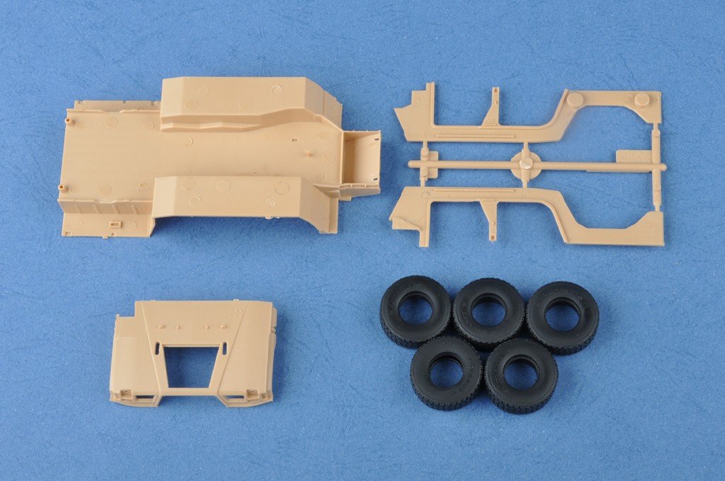 Hobby Boss 82469 Meng Shi 1.5 ton Military Light Utility Vehicle 1/35 – image 6