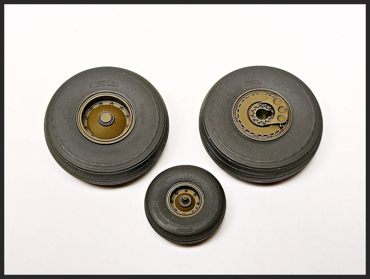 Clear Prop! CPA35002 CH-54A Tarhe wheels set for ICM kit 1/35 – image 6