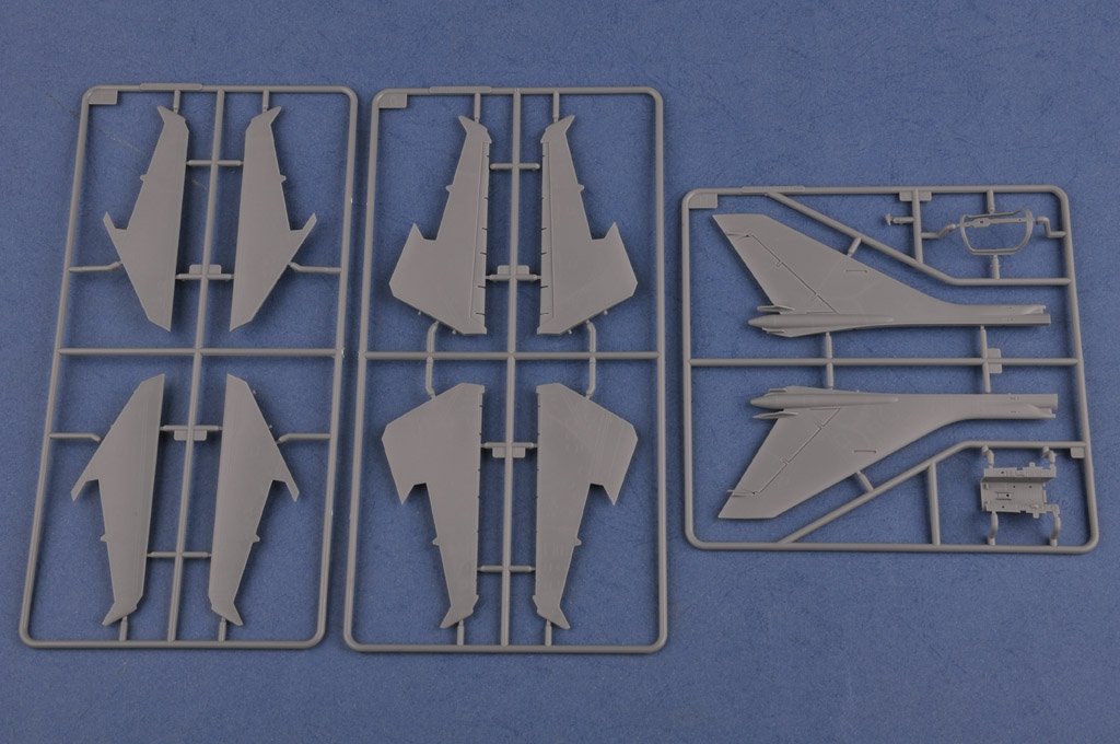 Hobby Boss 81758 Su-17M4 Fitter-K 1/48 – obrázek 7