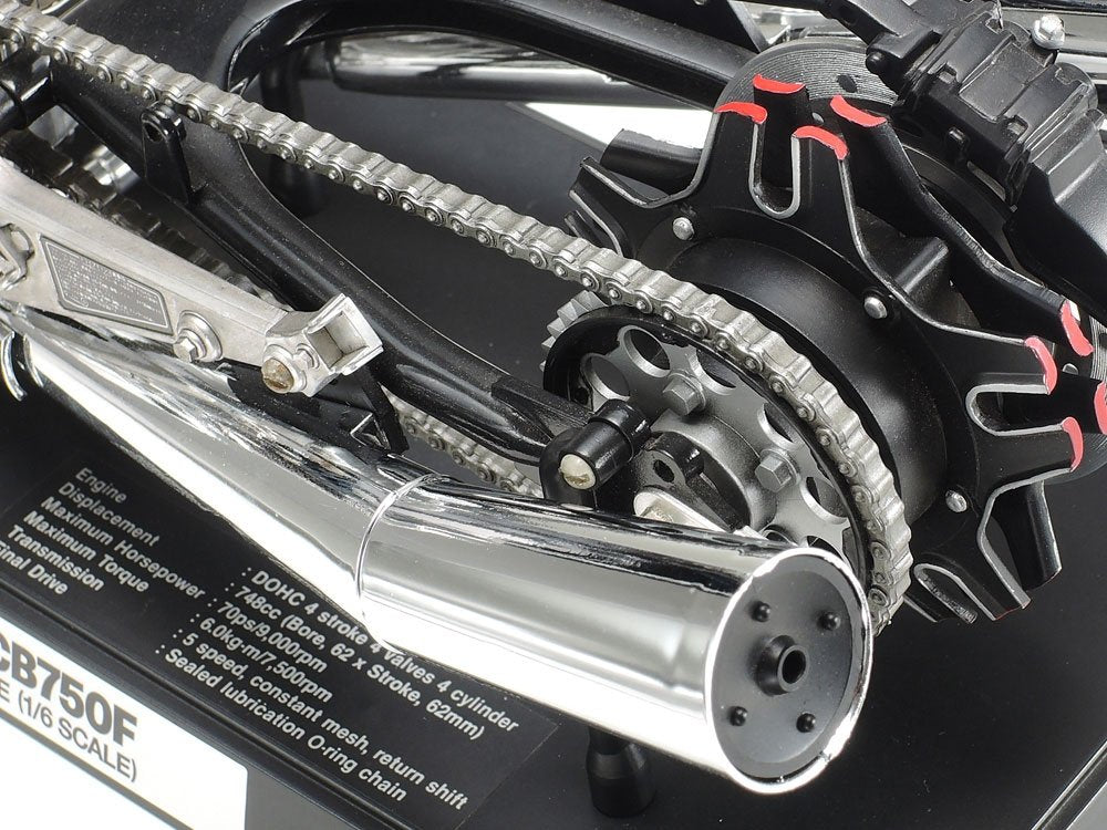 Tamiya 16023 Kawasaki Z1300 Motorcycle Engine 1/6 – image 5
