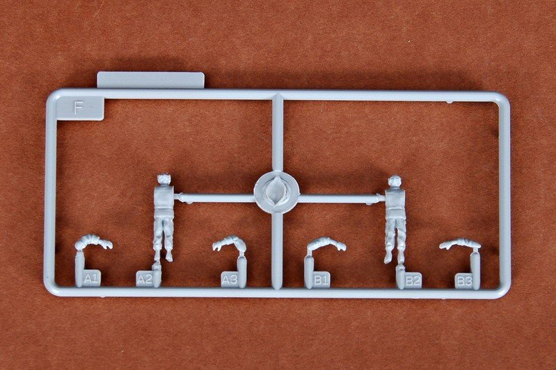 Trumpeter 07217 JAPAN TYPE61 TANK 1/72 – image 8