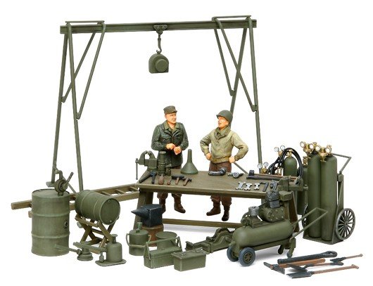 Tamiya 25106 WWII US Field Maintenance Yard 1/35
