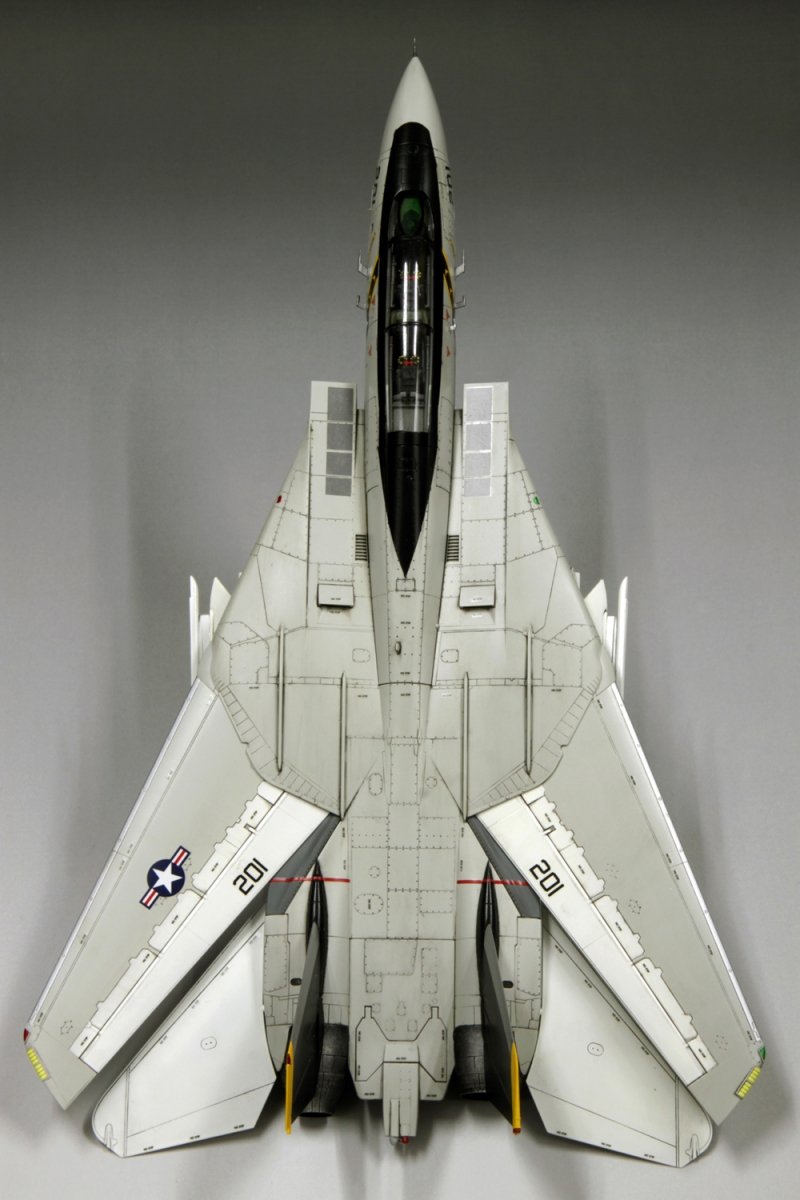 Fine Molds FP30 US Navy F-14A Tomcat 1/72 – image 2