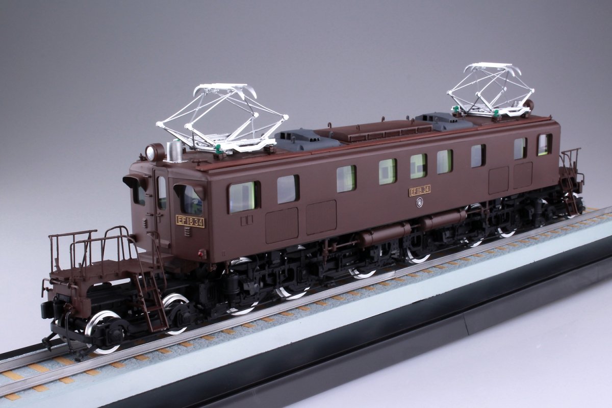 Aoshima 05504 Electric locomotive EF18 1/50 – image 6