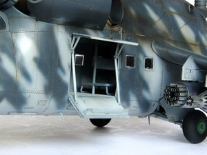 Trumpeter 05103 Mil Mi-24V Hind-E Helicopter – imagen 8