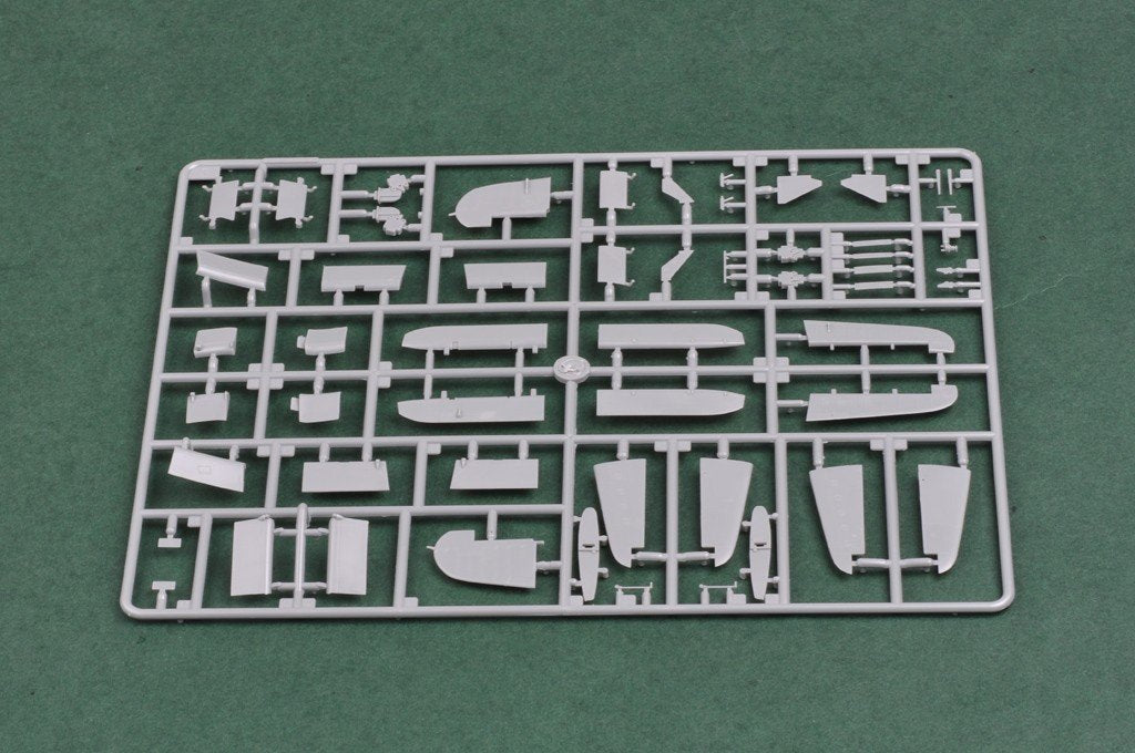 Hobby Boss 80387 F4U-4 Corsair Late version 1/48 – image 8