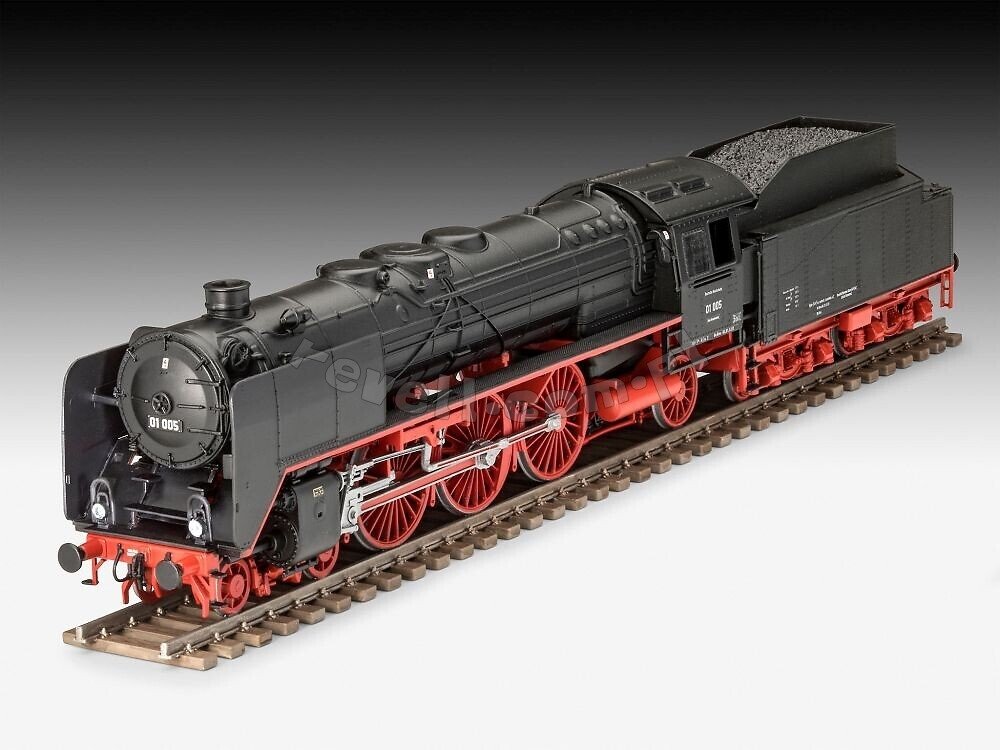 Revell 02172 Schwere Schnellzuglokomotive with Tender 2'2 T32 BR