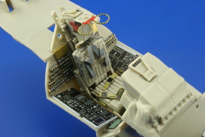 Eduard 32502 F-14A ejection seat 1/32 Tamiya – image 3