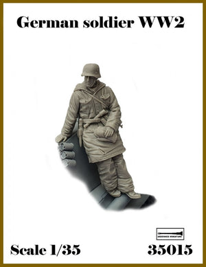 Ardennes Miniature 35015 WW2 GERMAN SOLDIER 1/35