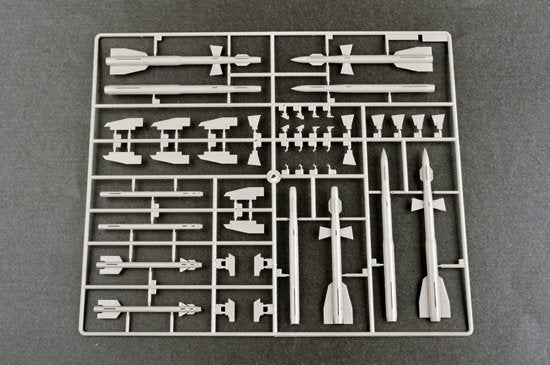Trumpeter 03226 Russian MIG-29UB Fulcrum 1/32 – image 10