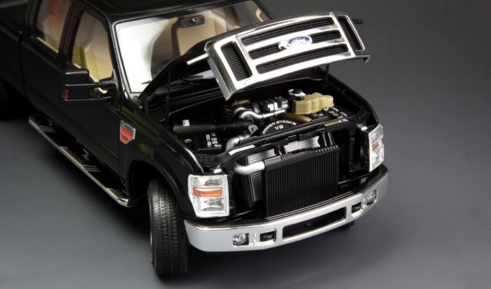 Meng Model CS-001 Ford F-350 Super Duty Crew Cab 1/24 – image 2